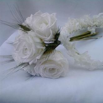 Buquê de noiva rosas brancas preservadas e coroa – Flor de Cór – Flores  Naturais Preservadas