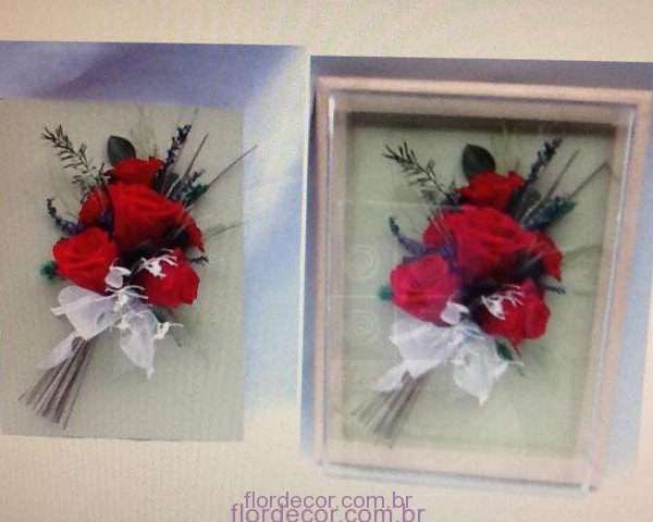 flor+de+cor+rosas-vermelhas-naturais-preservadas-em-quadro-20-x-25+arranjo-de-rosas-no-quadro-de-20-x-25