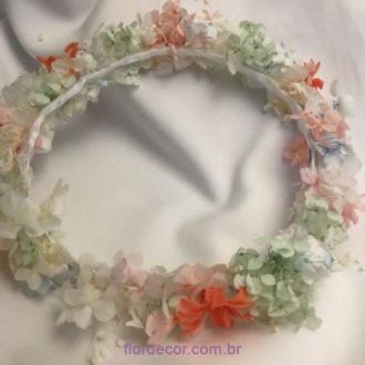 coroa ou guirlanda de flores naturais preservadas
