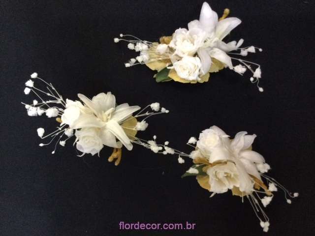 presilhas com flores naturais preservadas