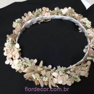 coroa de flores naturais preservadas