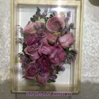 rosas e lisiantos desidratados