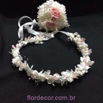 buquê e coroa flores preservadas