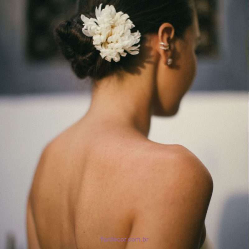 flores naturais para cabelo